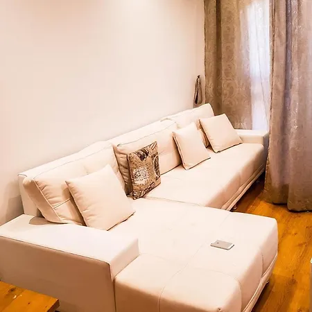 Luxurious Alpine In Posh Winter 公寓